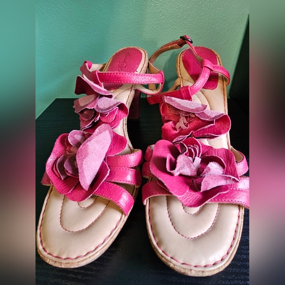 Born Crown Women’s Floral Pink Leather Sandals Women's Size 10 - Picture 8 of 13